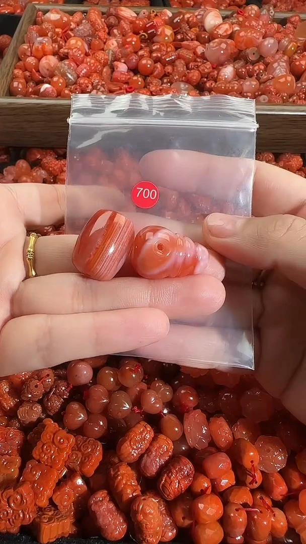 颈饰未镶嵌南红玛瑙1