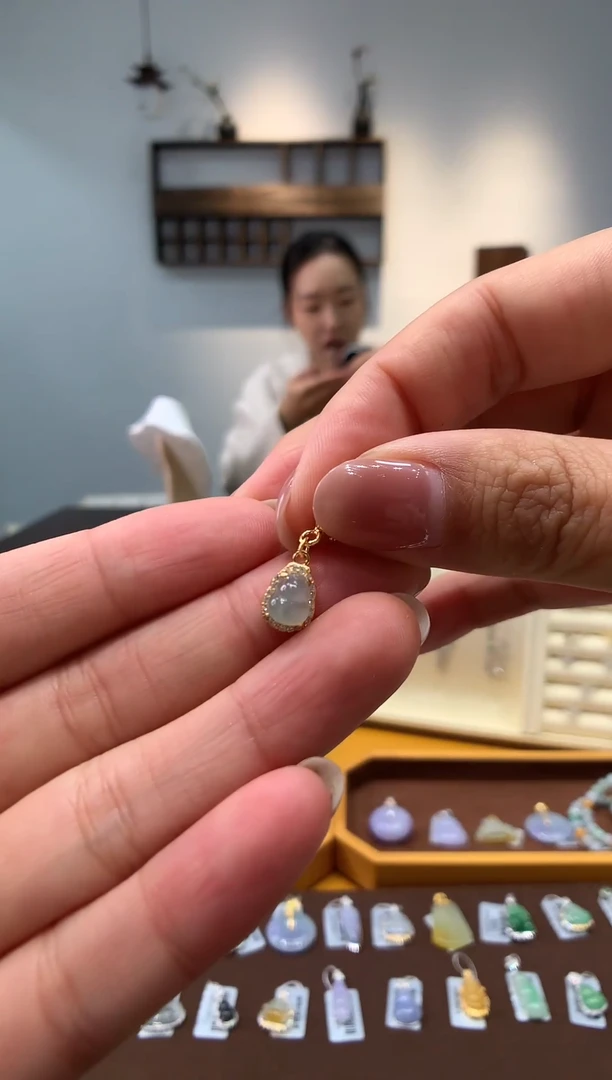 颈饰银S925镶嵌翡翠葫芦