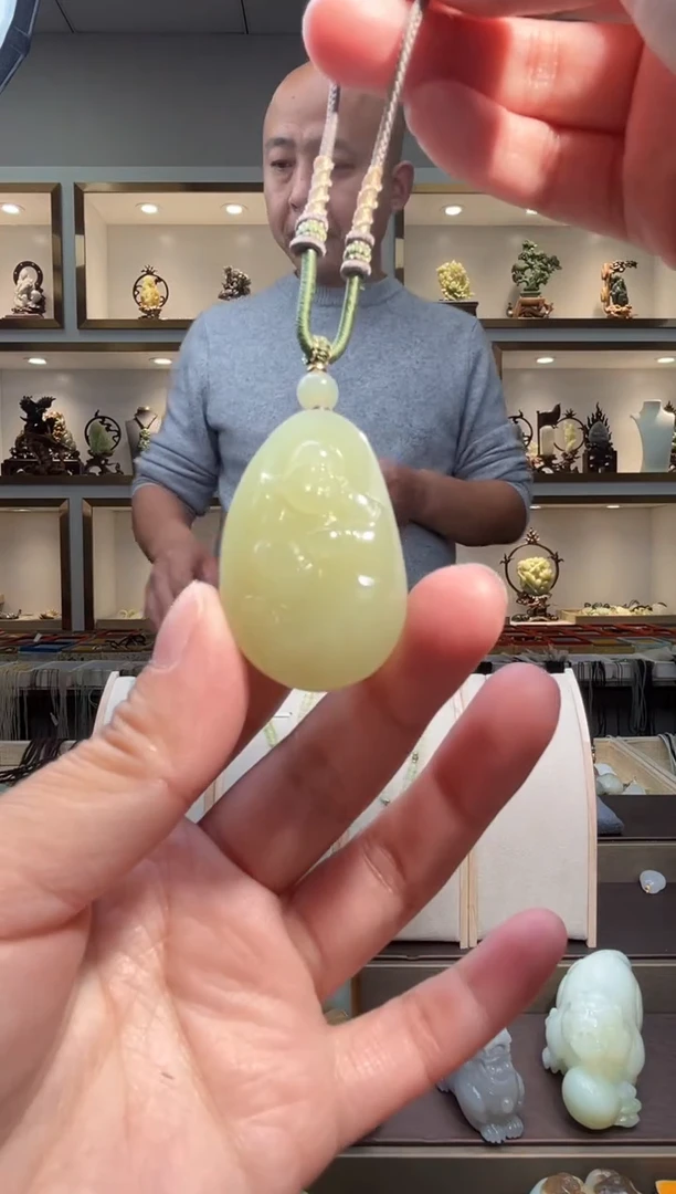 颈饰未镶嵌和田玉苏