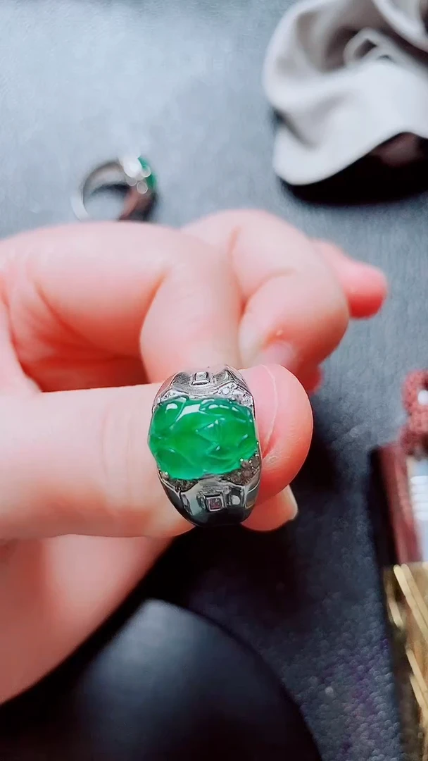 银S925镶嵌戒指翡翠1