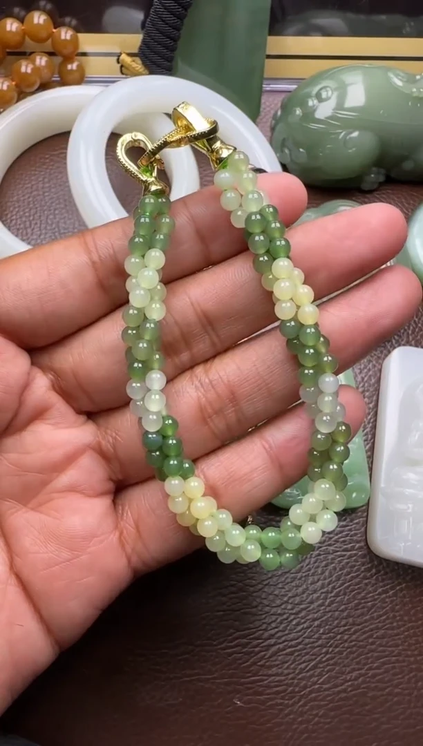 和田玉未镶嵌挂件手串