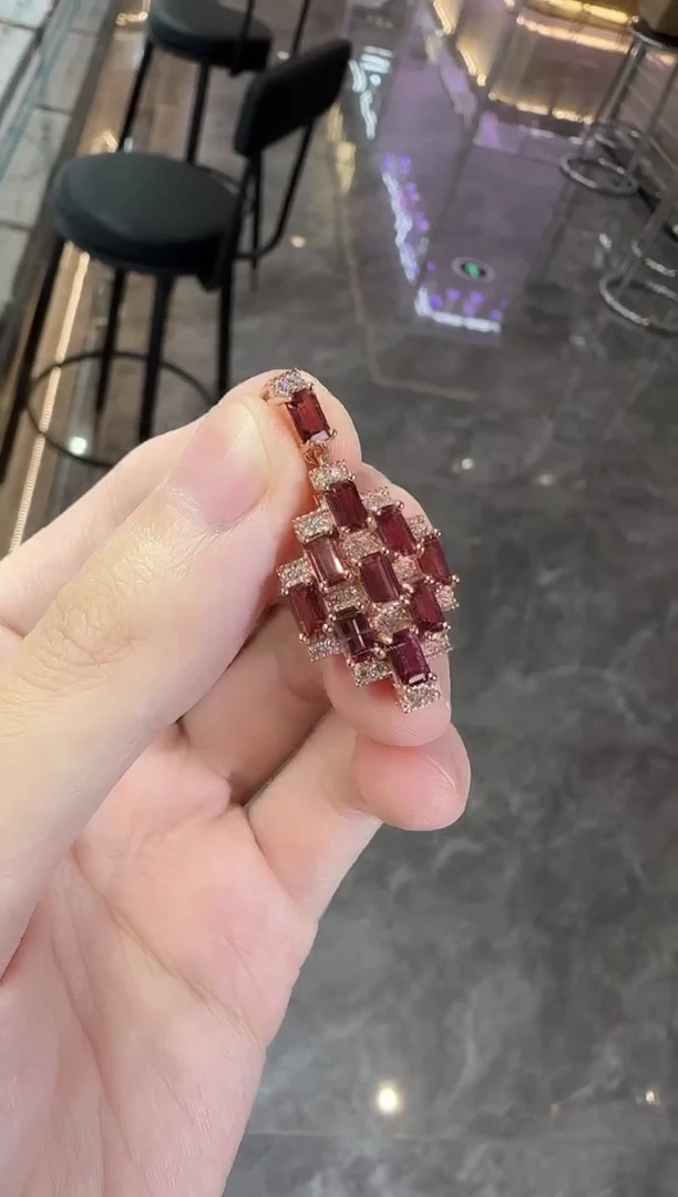 银S925镶嵌颈饰石榴石4*6mm