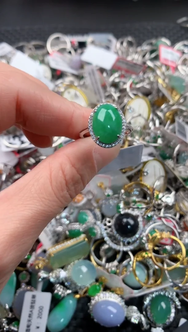 银S925镶嵌戒指翡翠666         7