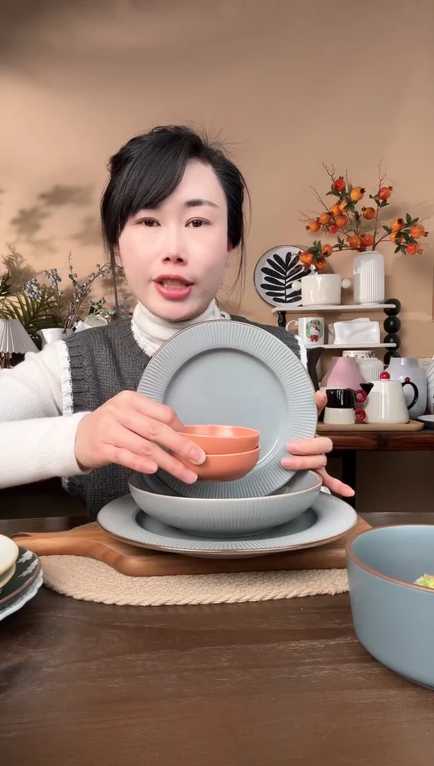 【闪购商品】瓷片线条碗盘套装微瑕