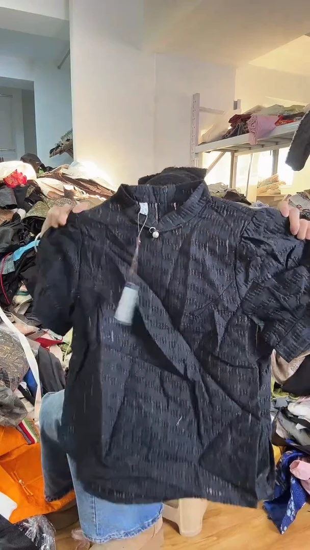 半袖       M码        100斤（有点褶皱）