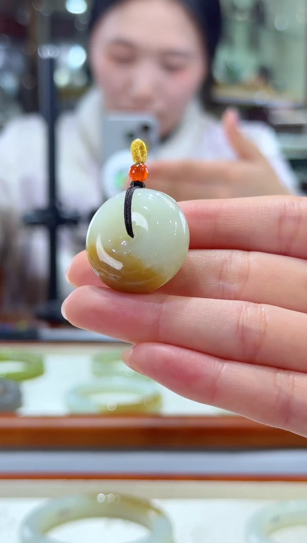 吊坠(不含链)未镶嵌和田玉糖玉平安扣