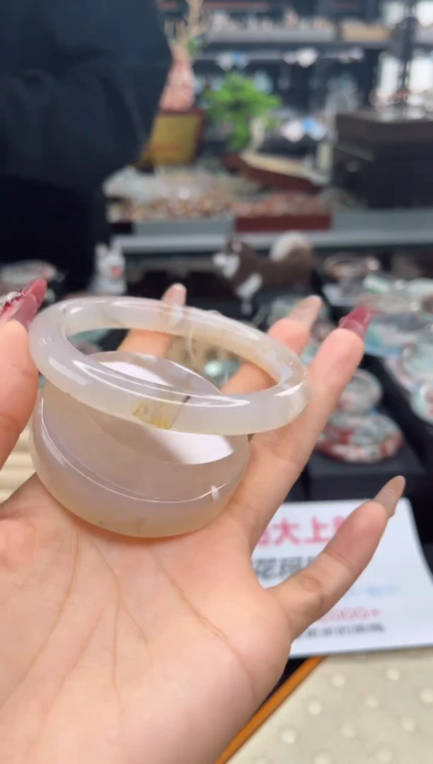 【闪购商品】石英质玉手镯未镶嵌61圈口（赠品镯心）1451094