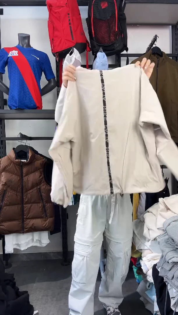 547 ·编码 瑕疵款直播间过款为准 尺码·175 L