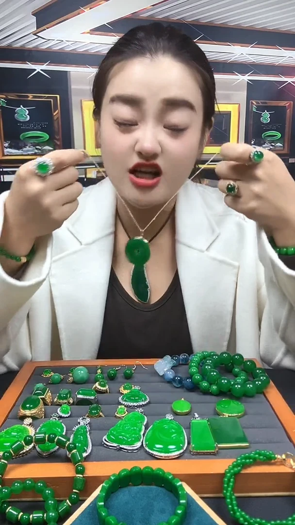 吊坠(赠链)14K金镶嵌翡翠s33