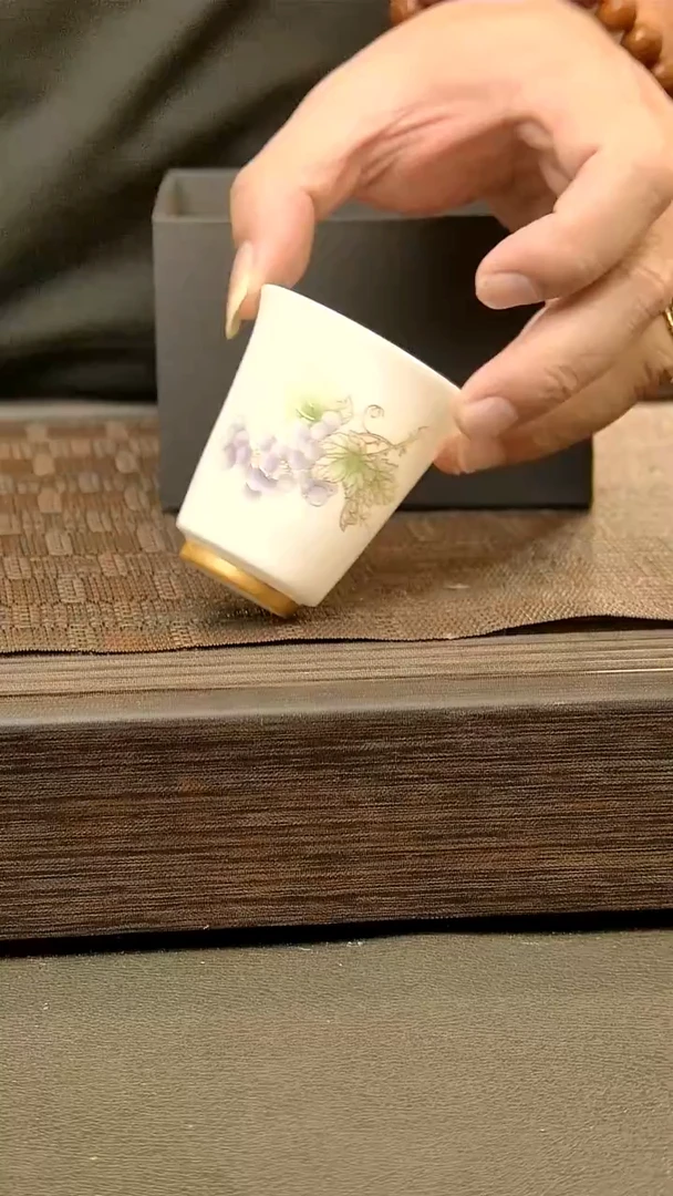 茶盏318=.。。。。。。。。