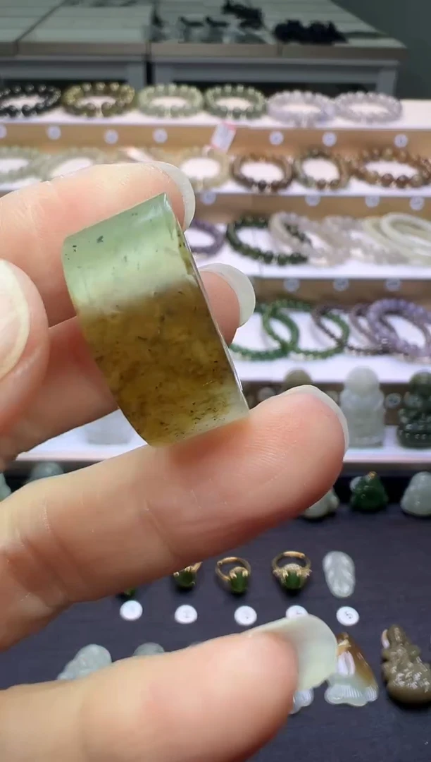 颈饰未镶嵌和田玉245号链接18圈口有瑕疵