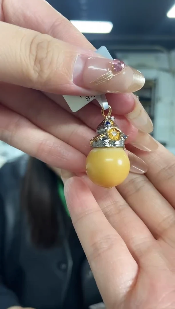 【闪购商品】蜜蜡裸石未镶嵌多样性发其一颜色微差