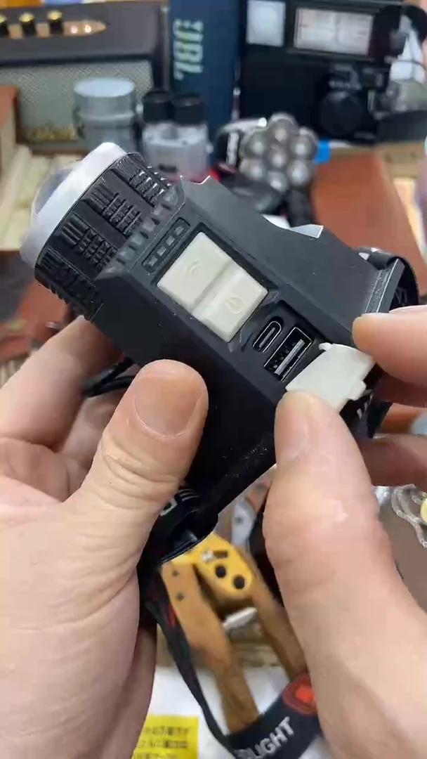 瓷片闪购商品  如图所示