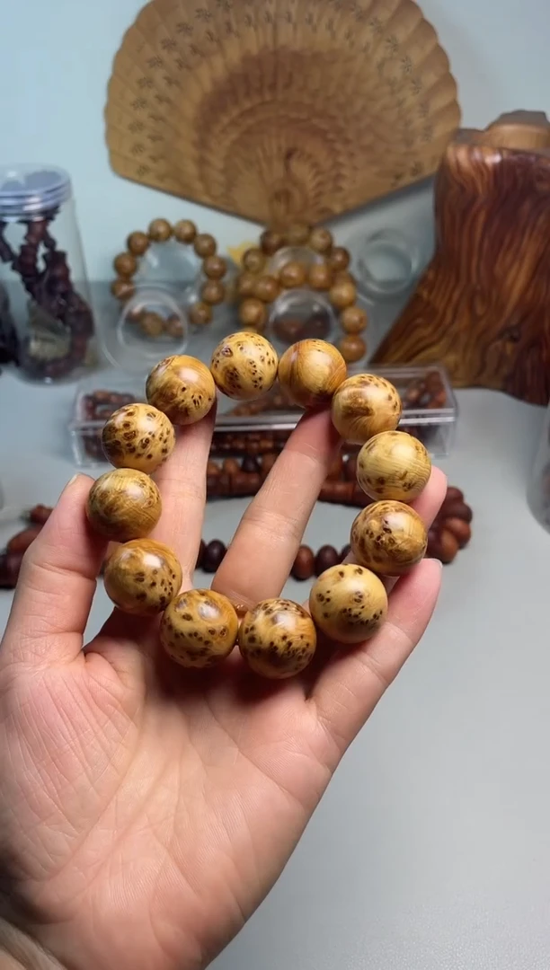 柏木（崖柏）?*Q太行崖柏芝麻点瘤疤2.0手串