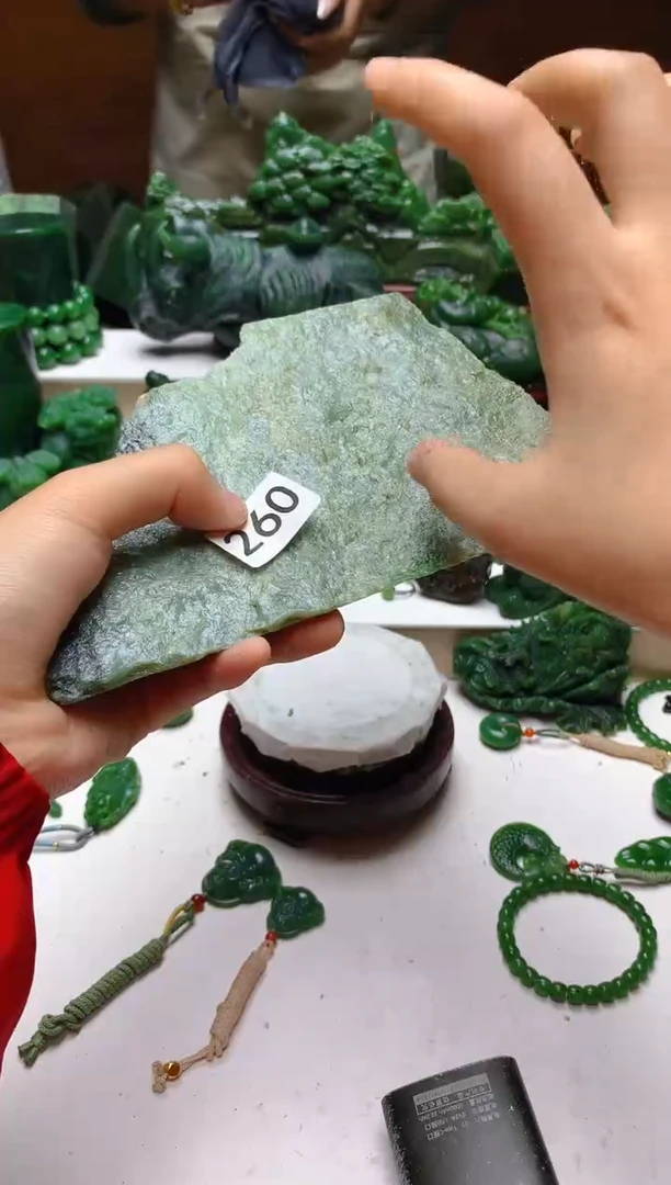 未镶嵌和田玉（碧玉）珠宝半成品1