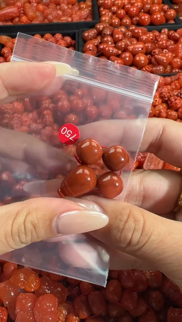 颈饰未镶嵌南红玛瑙1