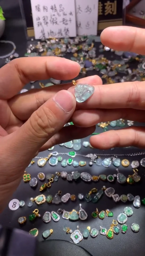 翡翠18K金镶嵌吊坠(不含链)1