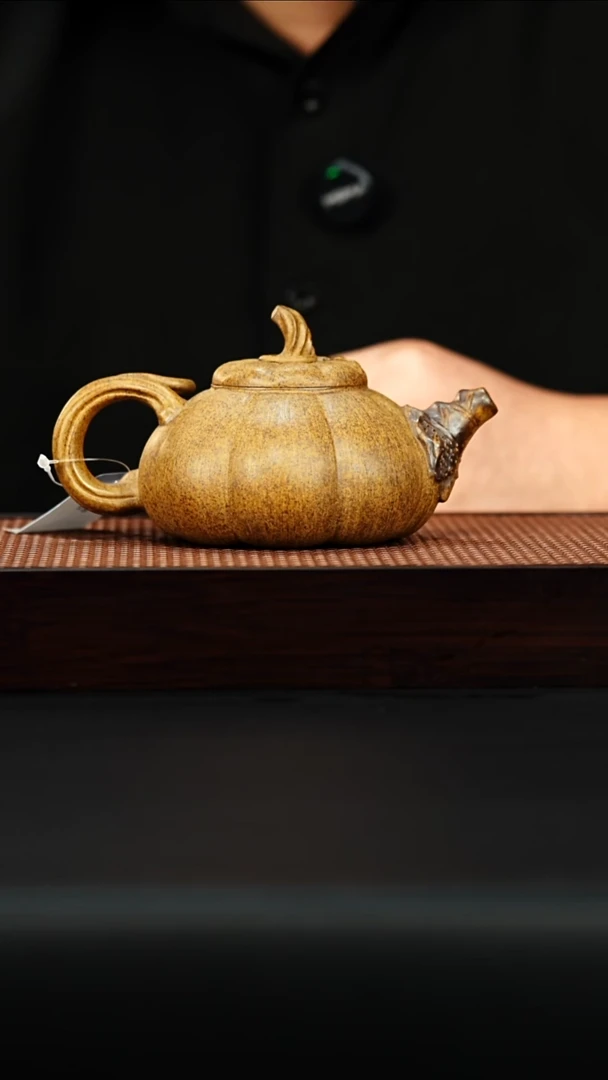 茶壶紫砂宜兴紫砂 上核桃 龙骨金砂 胡鸣凤h537