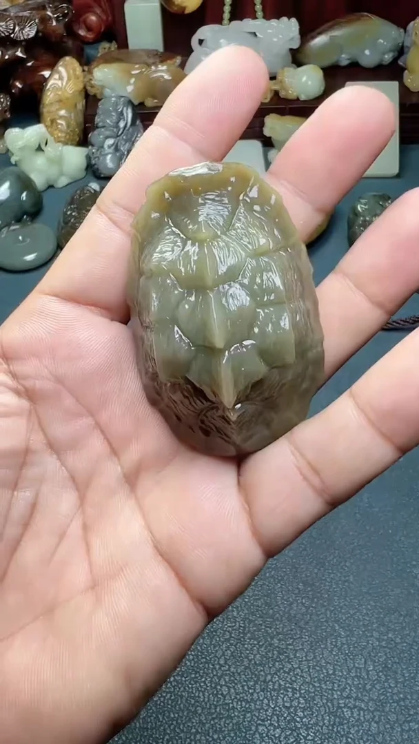 和田玉未镶嵌把件-