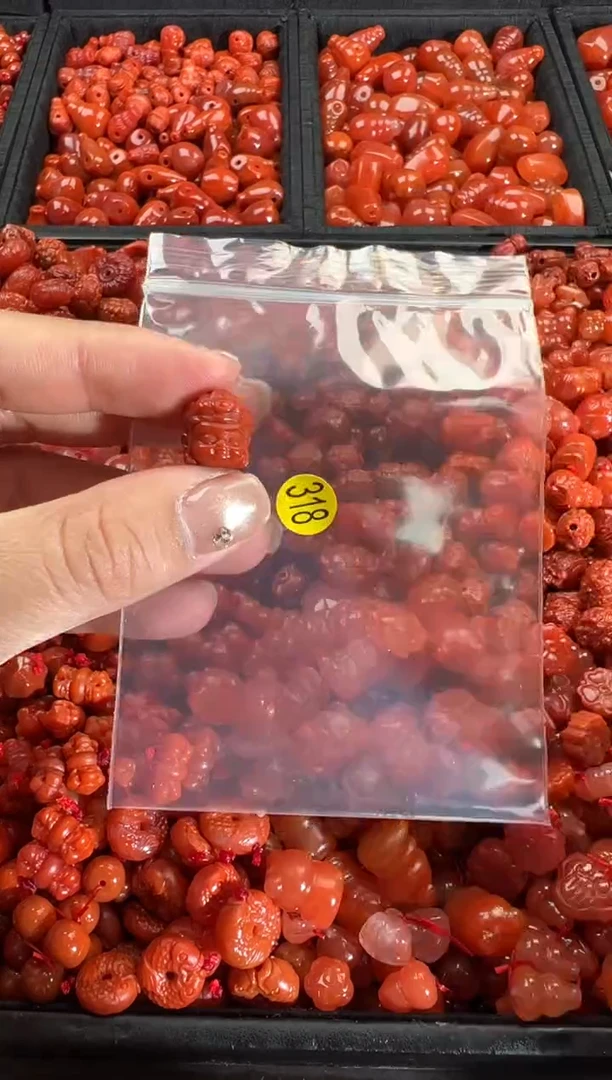 【闪购商品】南红玛瑙颈饰未镶嵌1