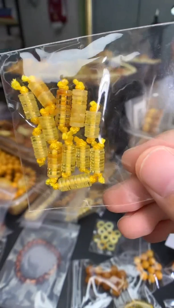 蜜蜡未镶嵌珠宝奇石多样性发一件