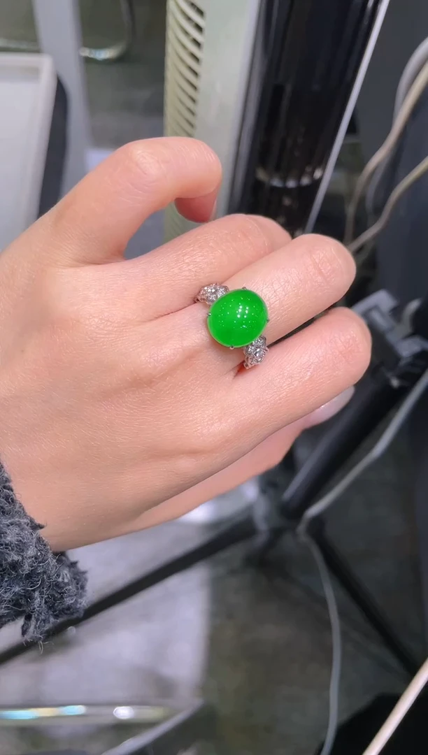 【闪购商品】翡翠吊坠(不含链)18K金镶嵌A34