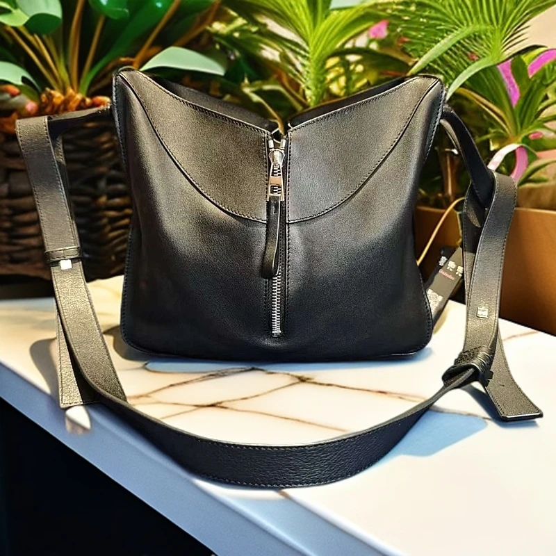 95新 LOEWE/罗意威 吊床包1259 8253