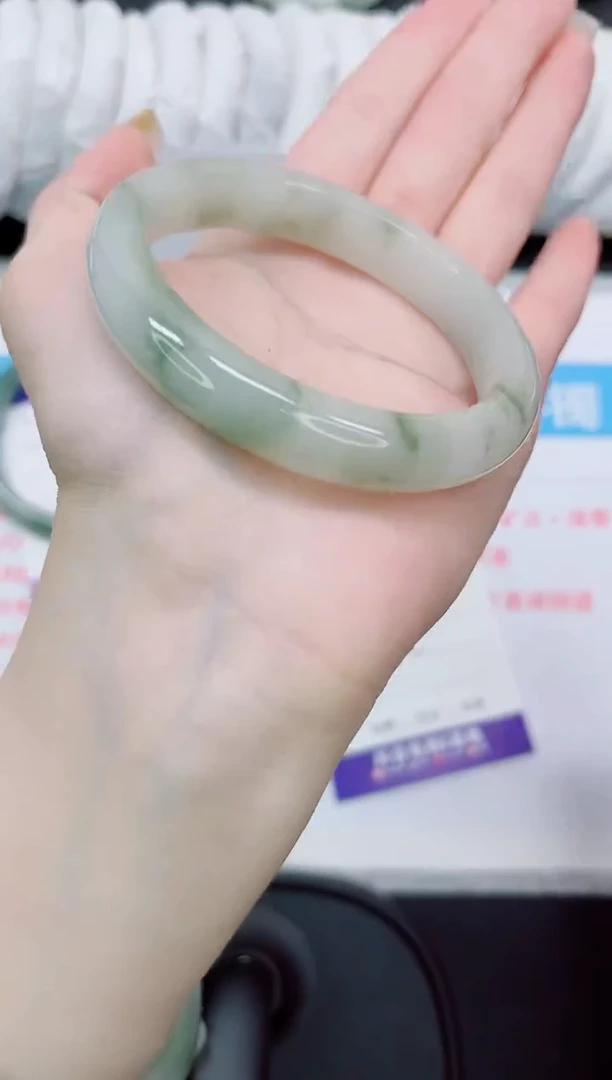 石英质玉手镯未镶嵌579