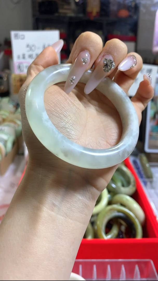 未镶嵌岫玉手镯3