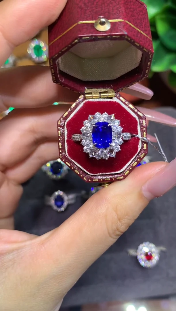 戒指蓝宝石18K金镶嵌2.13ct