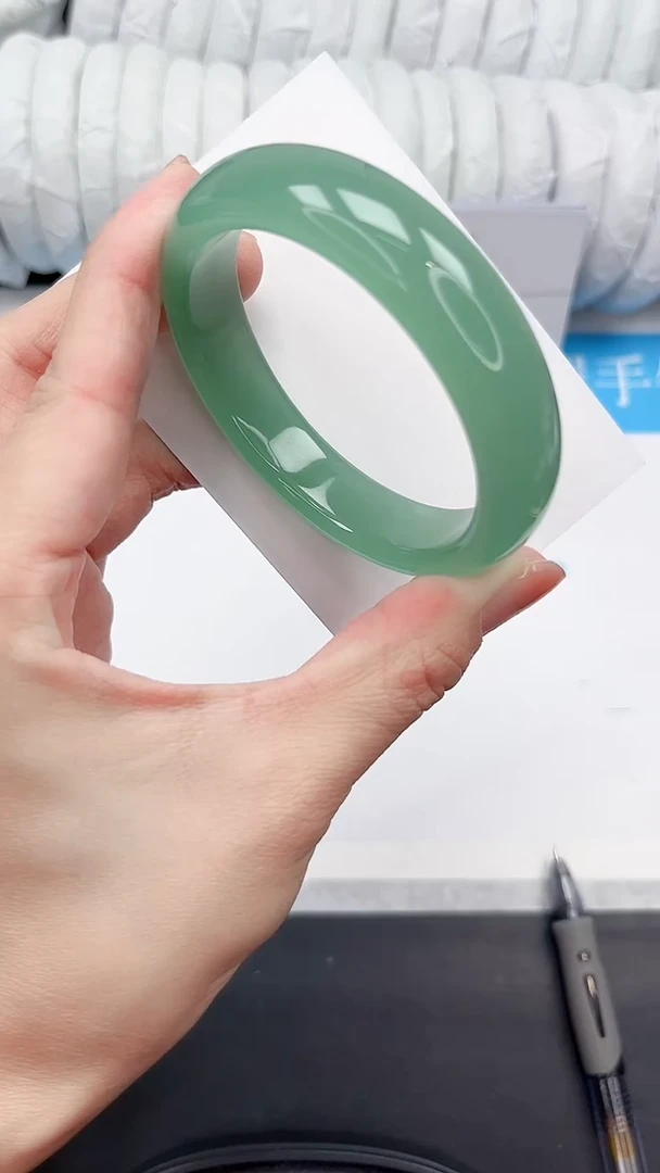 未镶嵌手镯石英质玉107-56.2TL