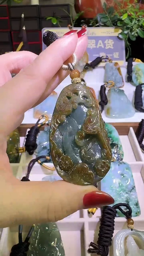 颈饰未镶嵌翡翠A货