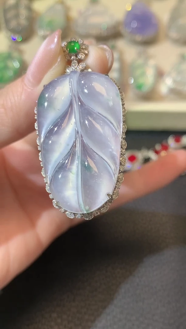 【闪购商品】翡翠吊坠(不含链)18K金镶嵌C29