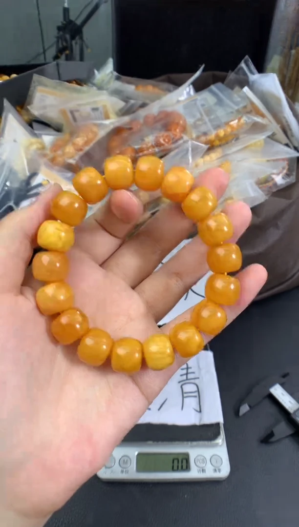 蜜蜡未镶嵌珠宝奇石97