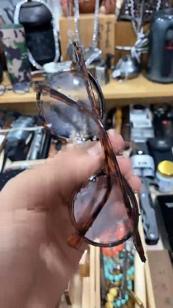 瓷片闪购商品  如图所示