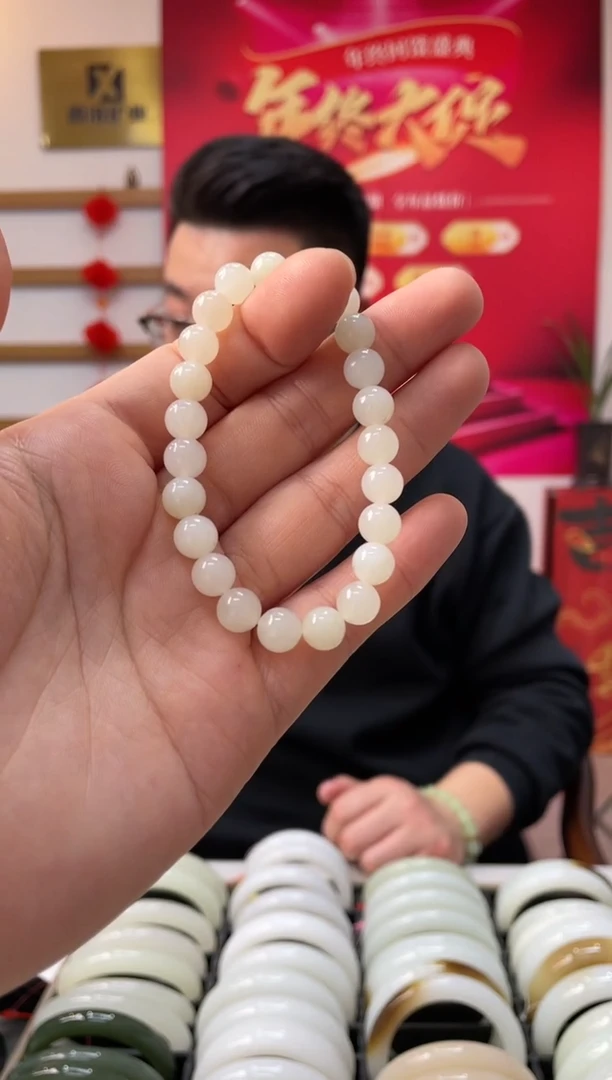 【闪购商品】和田玉手串未镶嵌于田老料卡8-7手串随机发一件
