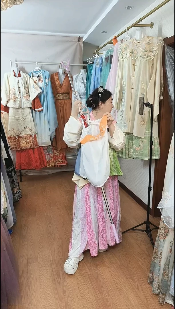孤品汉服 高品质特价 偶有微瑕 NO退NO换 介意勿拍