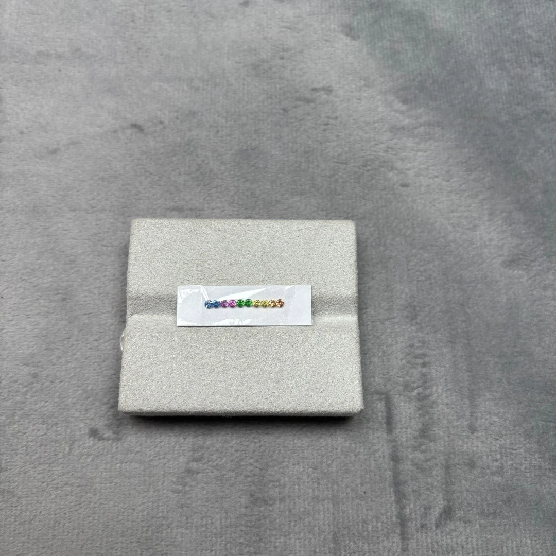 彩色宝石彩虹(蓝宝石加莎弗莱)0.3CT
