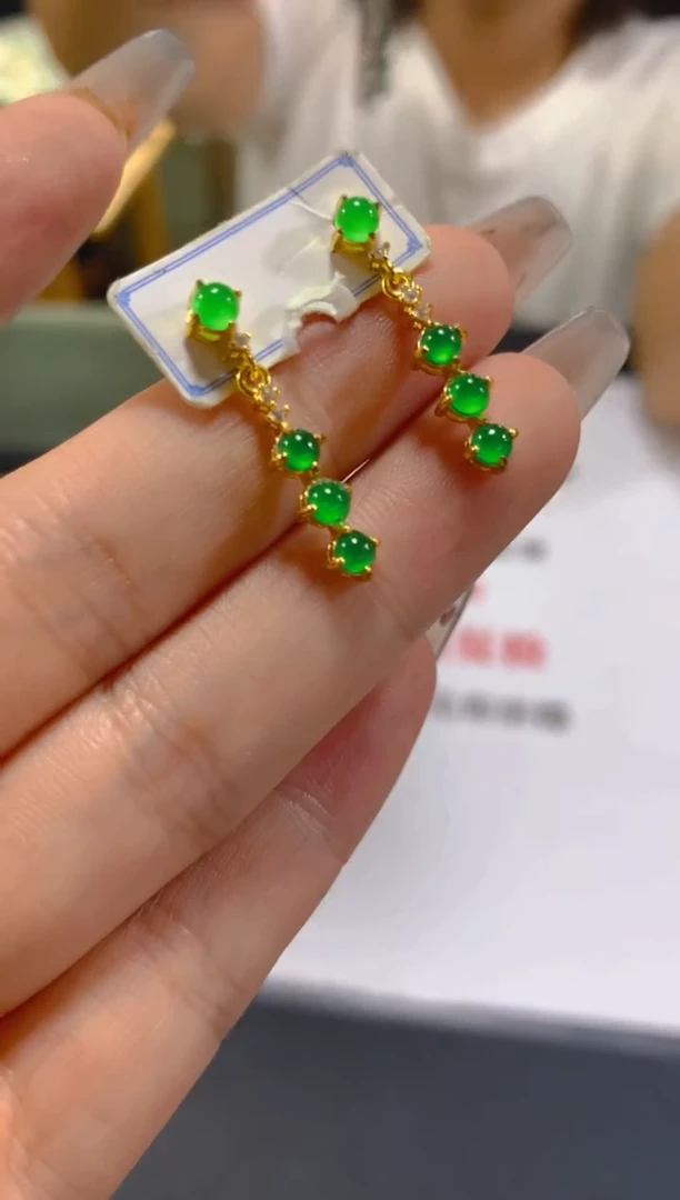 未镶嵌翡翠耳饰多样性发一