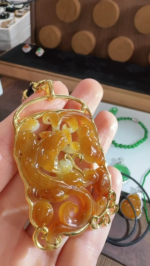 吊坠(不含链)18K金镶嵌翡翠吊坠