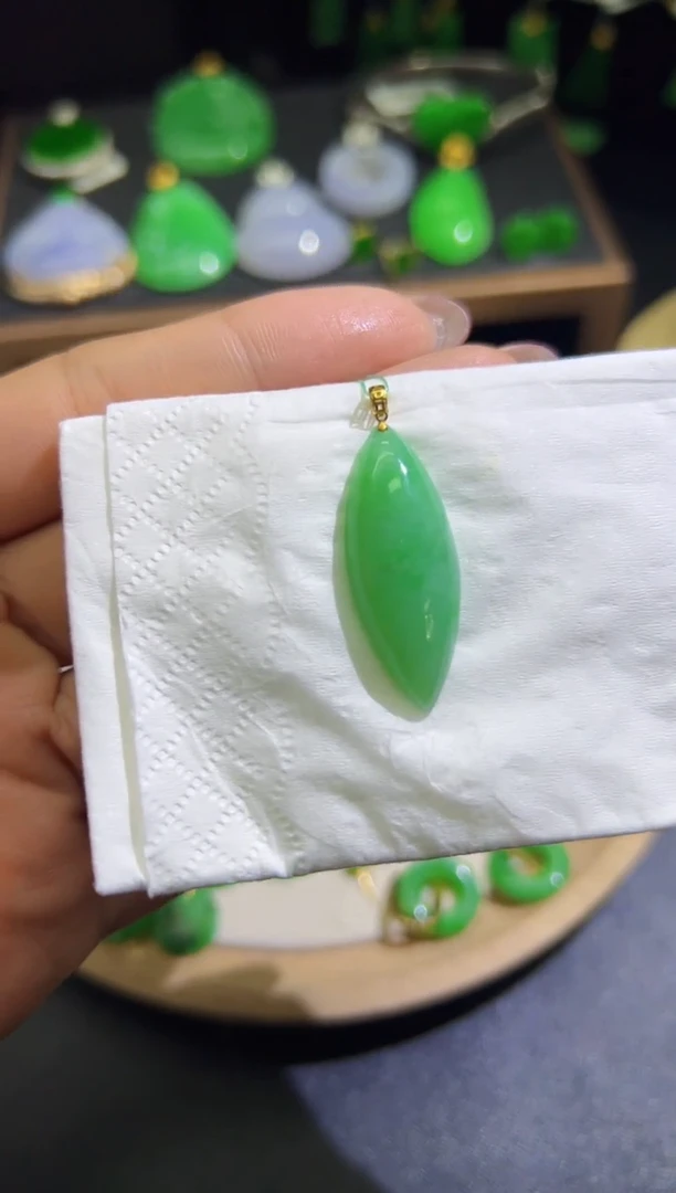 【闪购商品】翡翠颈饰18K金镶嵌Q缅料A货翡翠/支持复检/一件
