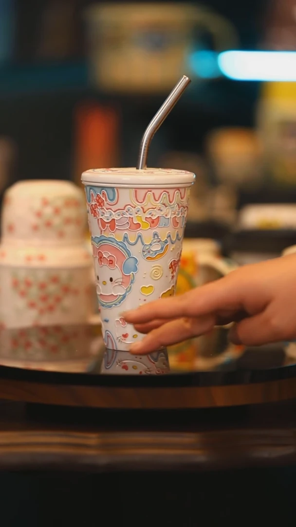 【闪购商品】摆件景德镇高温釉下彩绘设计师款