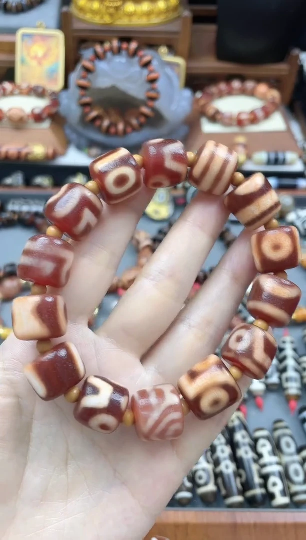 未镶嵌珠珠玛瑙/玉髓夏****儿金蟾红肉断珠手串-夏姐姐