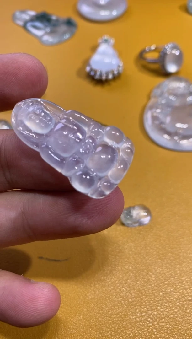 翡翠未镶嵌颈饰观音2980