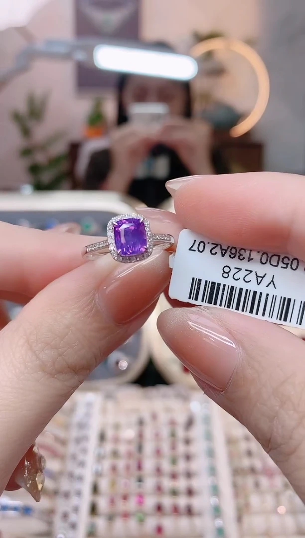 【闪购商品】彩色蓝宝石18K金戒指18K金镶嵌1