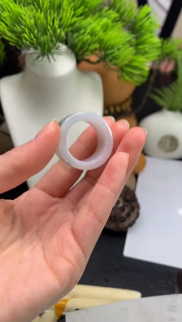 颈饰未镶嵌翡翠潇****南---120296