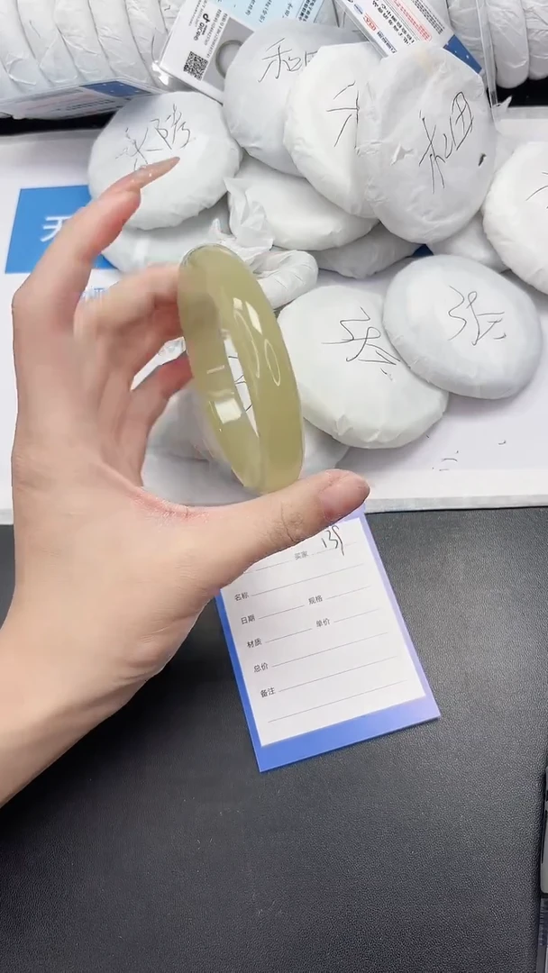未镶嵌手镯石英质玉139-62.5CQ