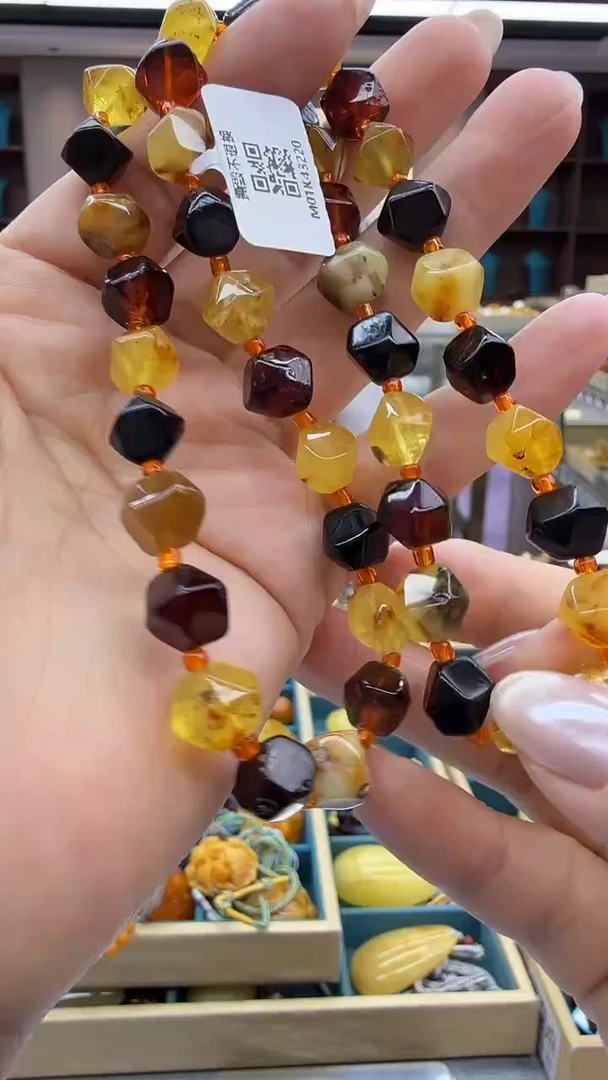 琥珀颈饰未镶嵌38秒拍号 假一罚三