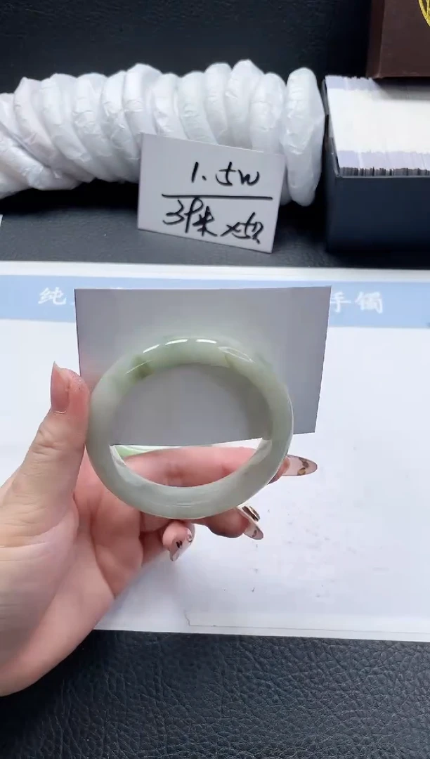 【闪购商品】石英质玉手镯未镶嵌317-57