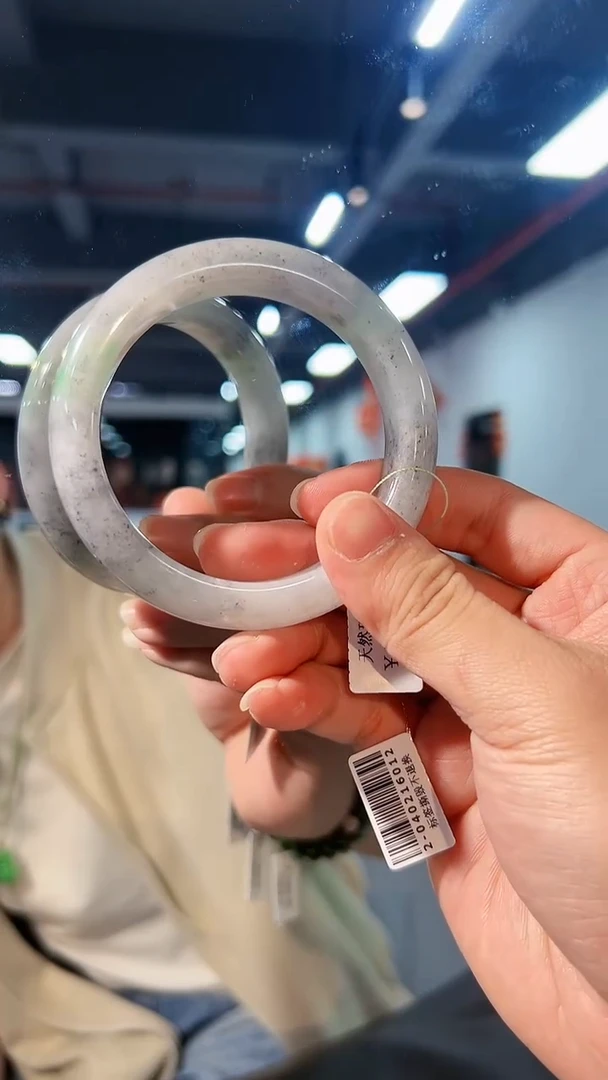 【闪购商品】翡翠手镯未镶嵌缅料A货/支持复检/一件